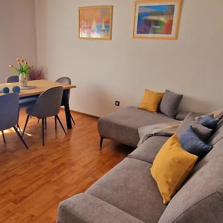 アパート Lucas メドゥリン